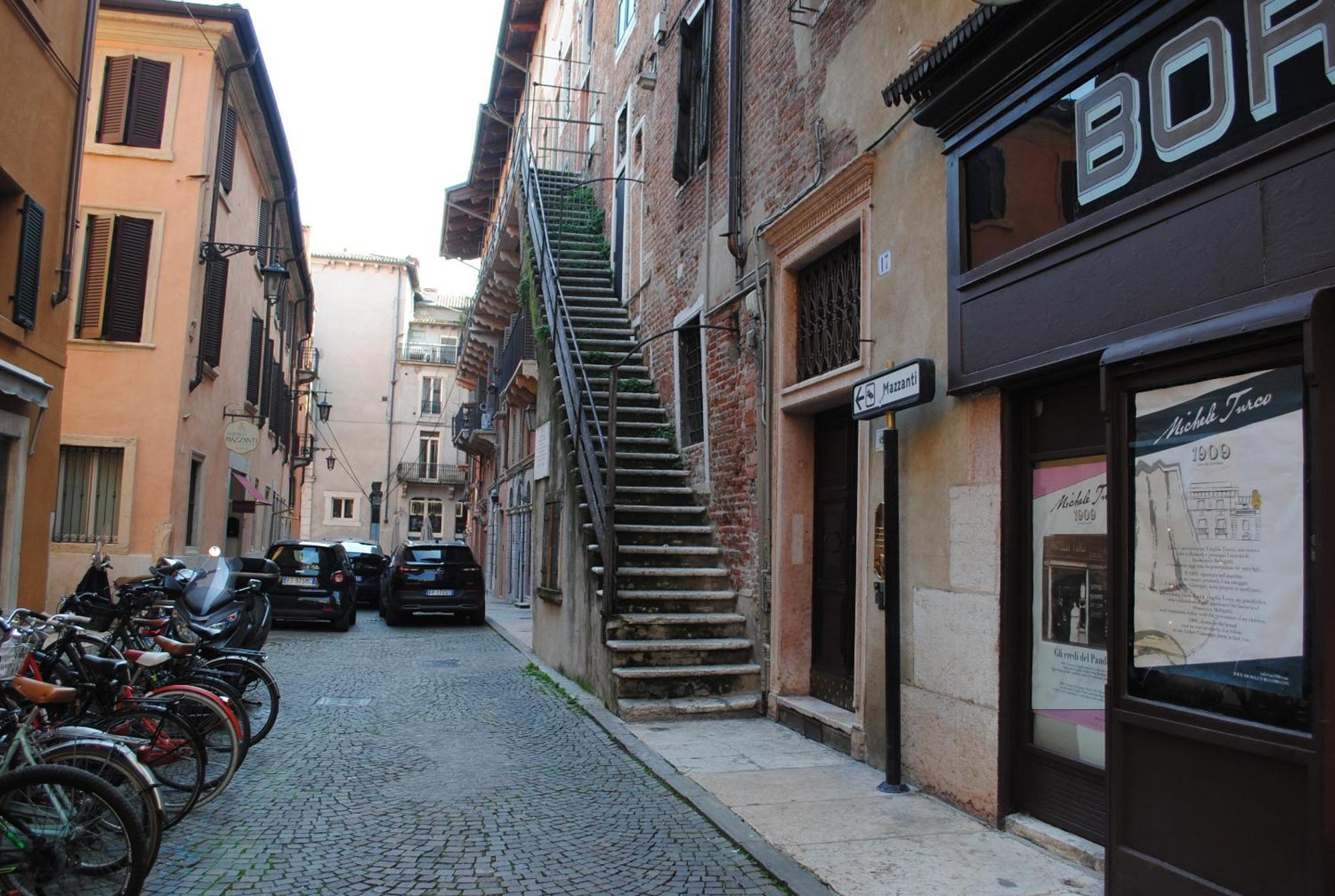 Dreaming Mazzanti 11 Lägenhet Verona Exteriör bild
